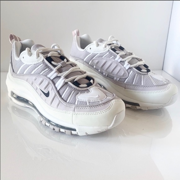 Nike Air Max - Picture 1 of 6